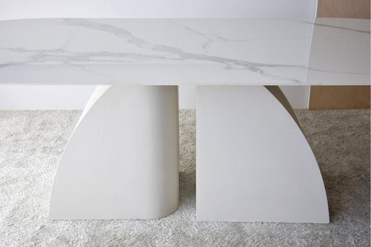 TABLE EN CÉRAMIQUE BLANCHE