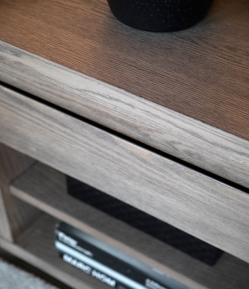 TABLE DE CHEVET EN CHÊNE 70 L X 60 H X45 CM