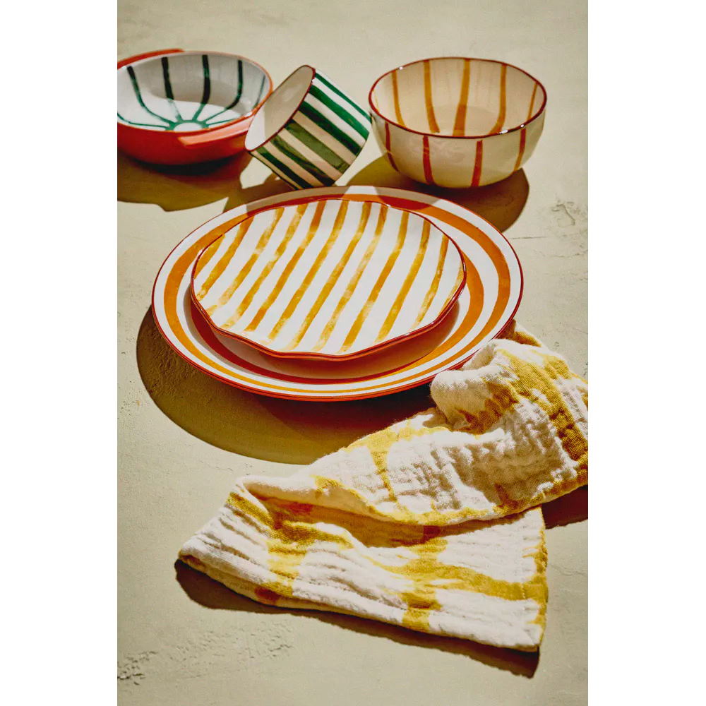 6 ASSIETTES EN PORCELAINE POMAX JAUNE