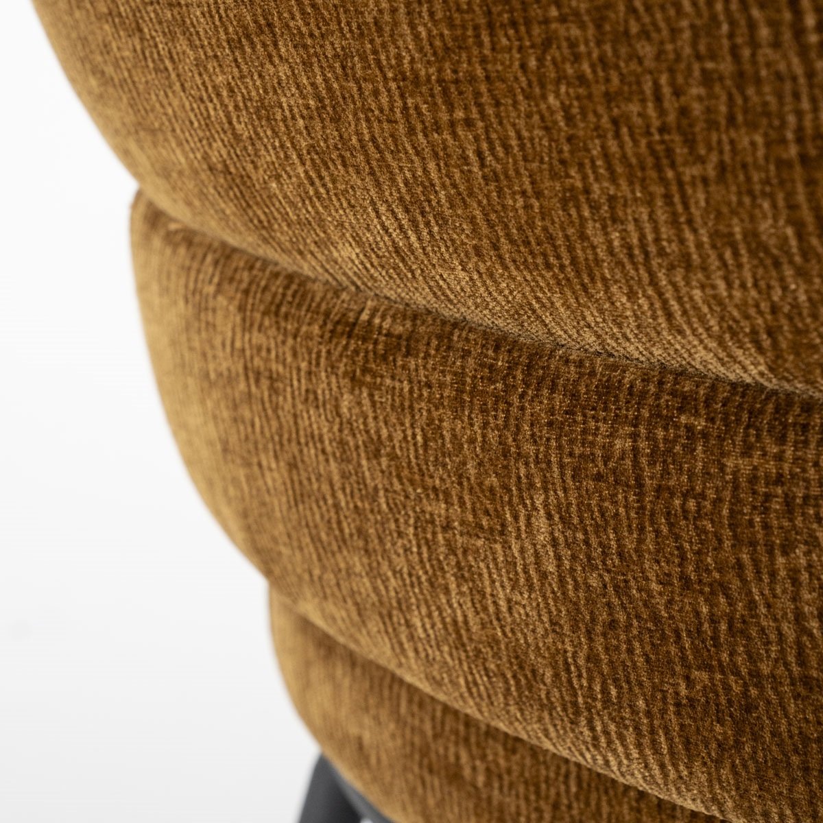 FAUTEUIL EN VELOURS BRONZE OR PIEDS NOIRS