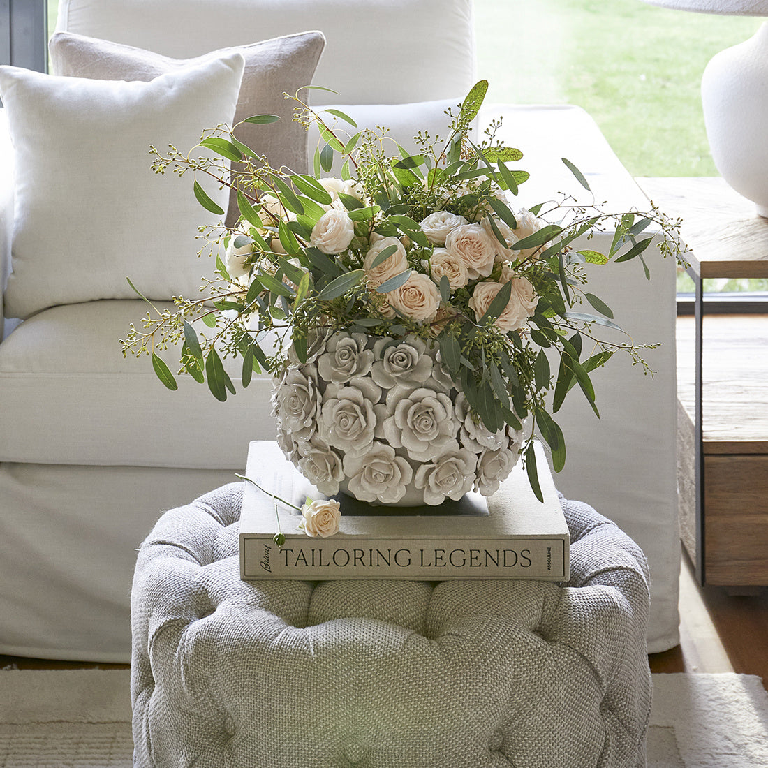 Vase blanc à fleurs