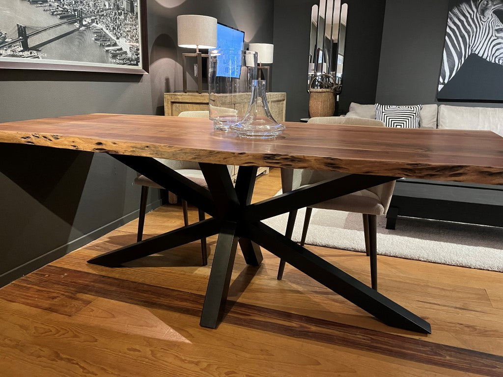 GRANDE TABLE RECTANGLE EN BOIS ET PIEDS METAL NOIRS