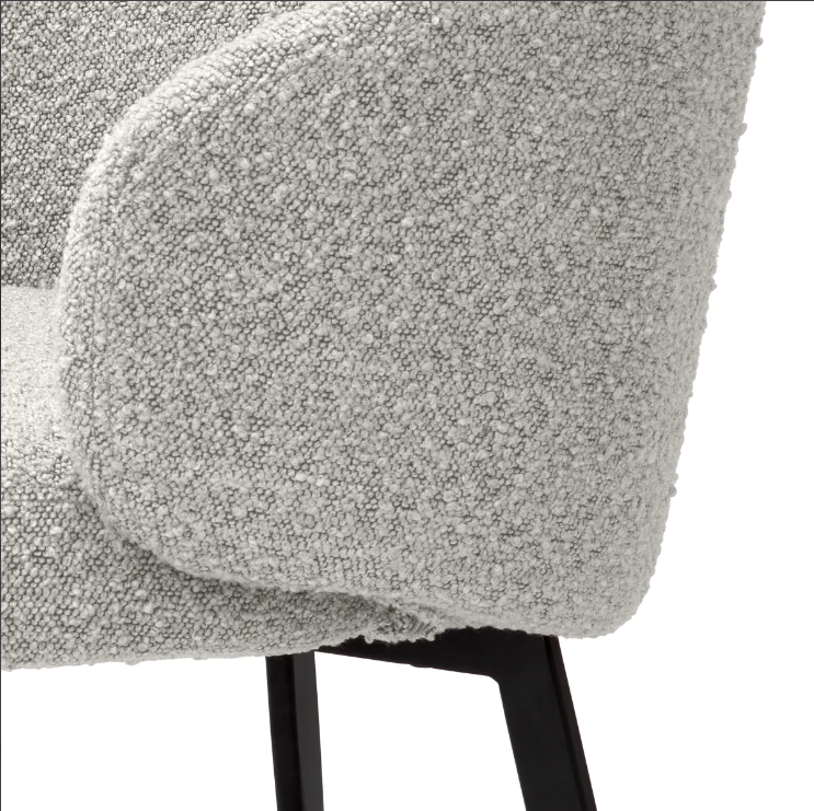 CHAISES EN TISSUS BOUCLÉ GRIS ET PIEDS MÉTAL NOIR