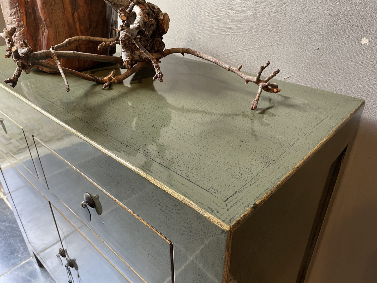 BUFFET EN LAQUE VERT 2 PORTES 2 TIROIRS