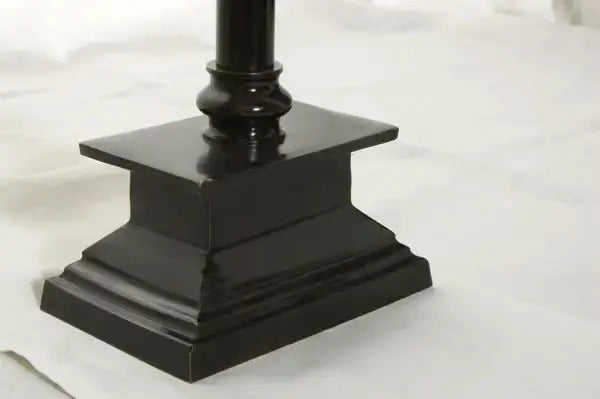 pied de lampe en laiton marron foncé