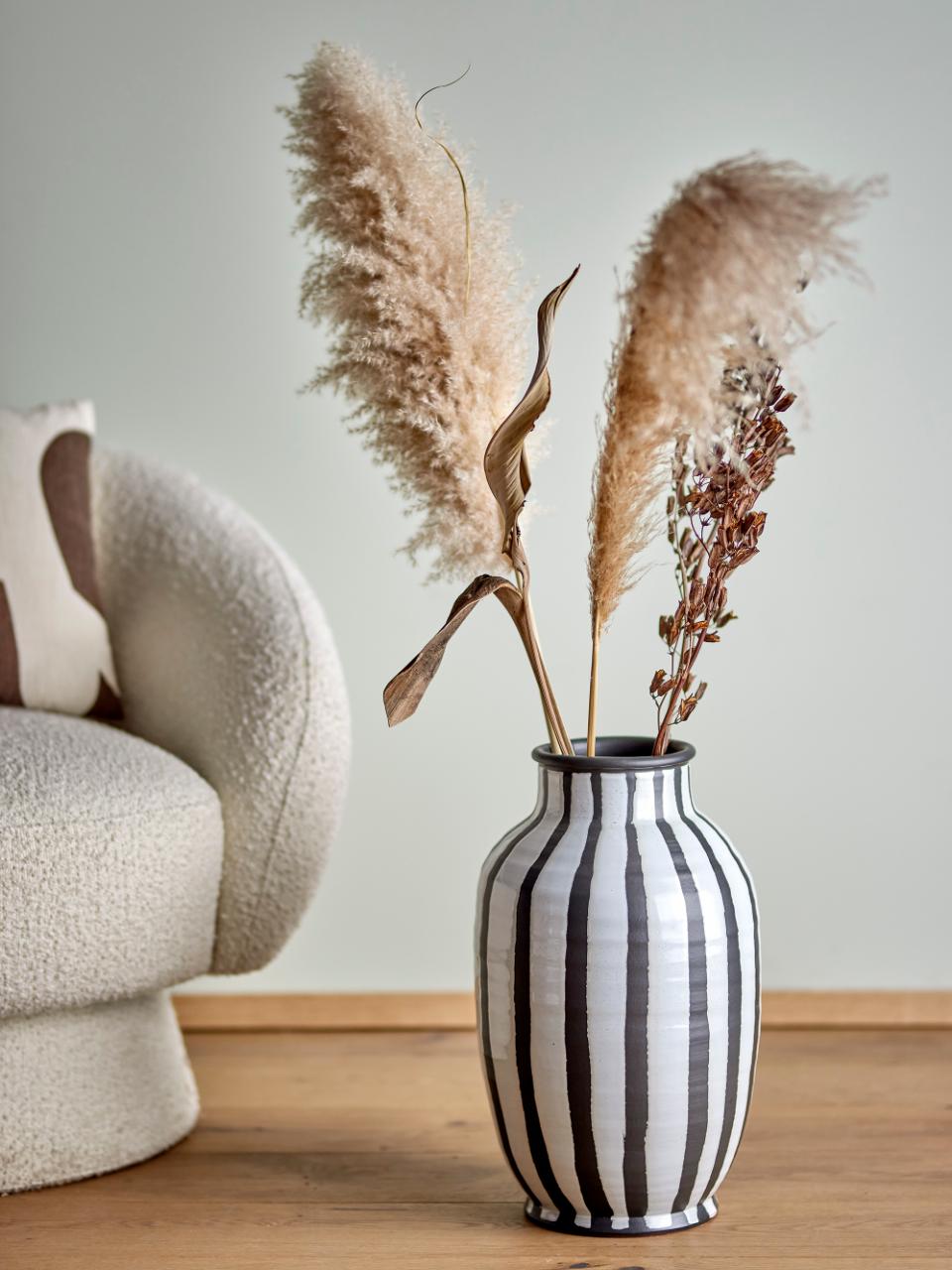 Vase grès noir et blanc rayé