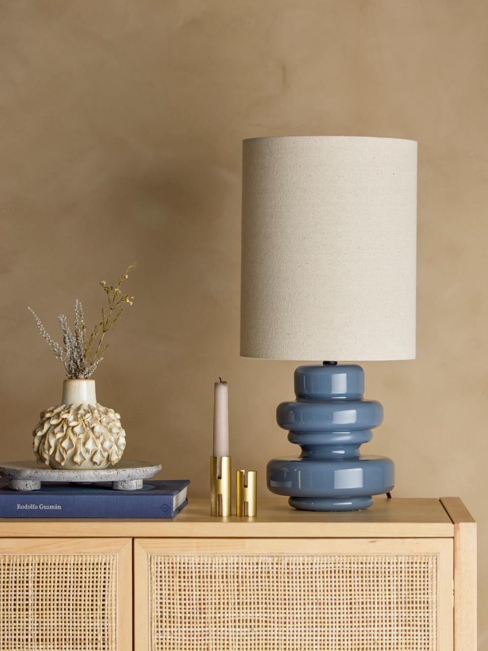 LAMPE A POSER EN VERRE BLEU ET ABAT-JOUR EN LIN BEIGE