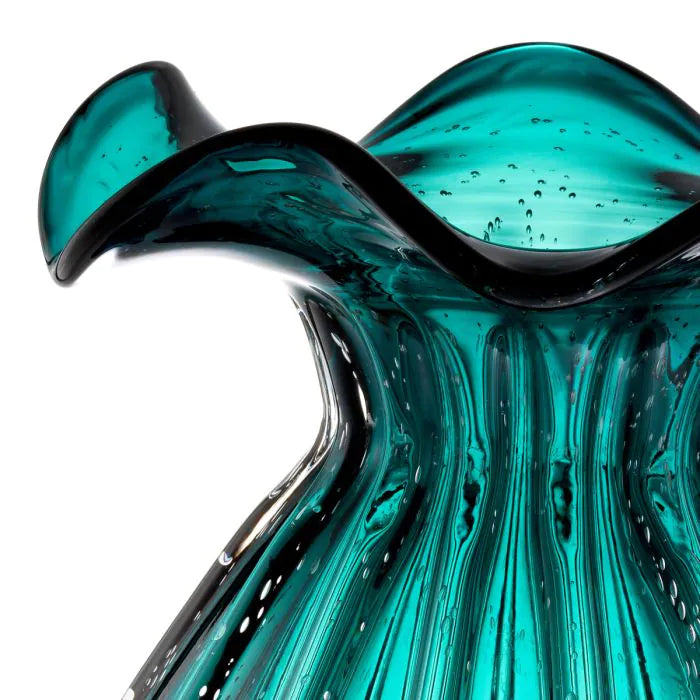 Vase couleur verte en verre soufflé Diamètre 26 cm Hauteur 33 cm
